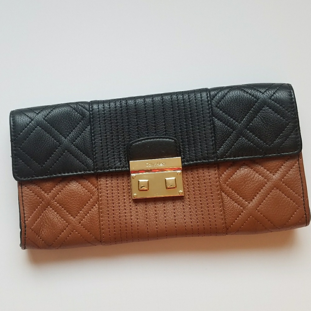Calvin Klein clutch w/ strap - Picture 2 of 6